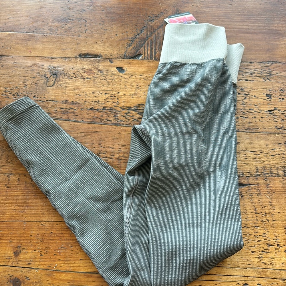 Dicks Sporting Goods (DSG) Performance Leggings